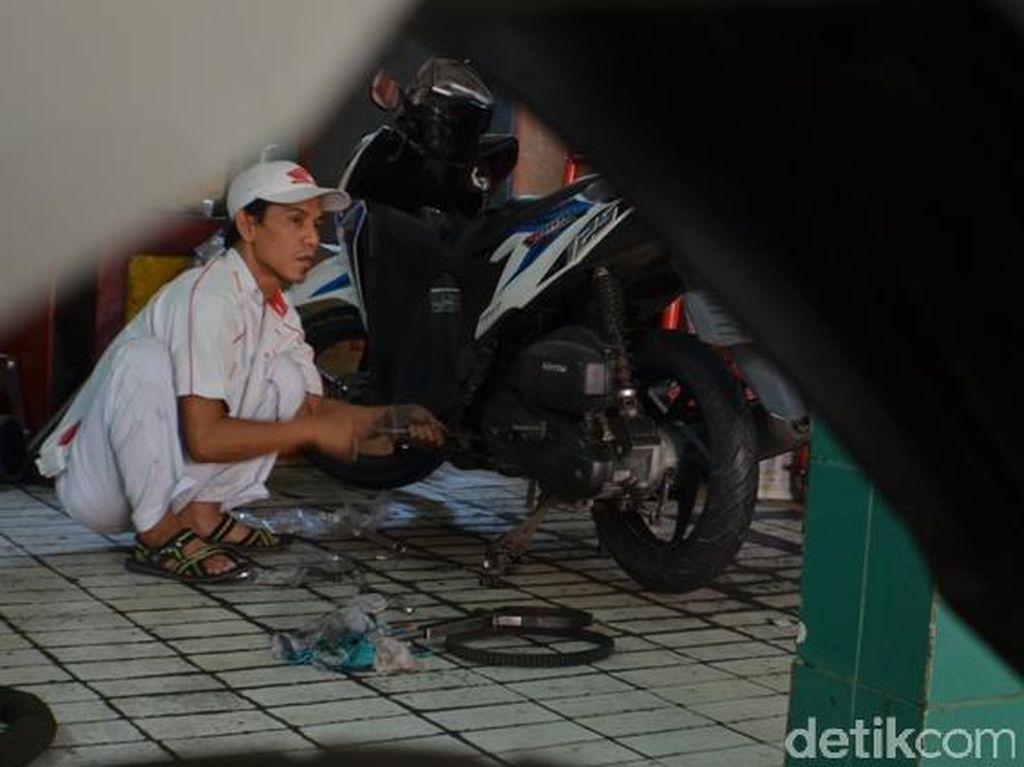 Diduga Terlibat Monopoli Pelumas, Ini Tanggapan AHM Diduga Terlibat Monopoli Pelumas, Ini Tanggapan AHM