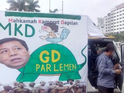 BEM UI Beraksi di DPR, Minta Novanto Mundur