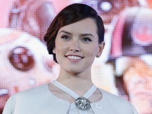Daisy Ridley Tak Takut Kena Kutukan Star Wars