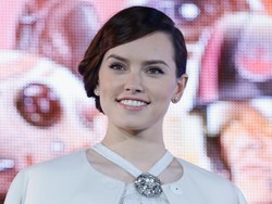 Daisy Ridley Tak Takut Kena Kutukan Star Wars