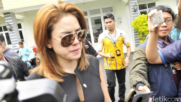 Ini Penampilan Nikita Mirzani di Panti Sosial