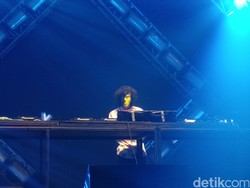 Dari Indonesia, Kronutz Damaikan DWP 2015 Hari Pertama