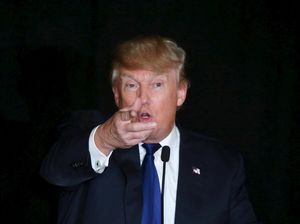 Media Pemerintah China Sebut Donald Trump Badut dan Bermulut Besar Media Pemerintah China Sebut Donald Trump Badut dan Bermulut Besar