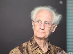 Romo Franz Magnis Jatuh Pingsan dan Dibawa ke RS Romo Franz Magnis Jatuh Pingsan dan Dibawa ke RS