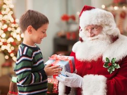 Santa Klaus di Sini Dilatih untuk Bisa Berkomunikasi dengan Anak Autis