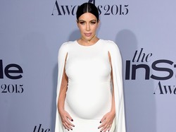 Kim Kardashian Lelang Baju Hamilnya di eBay