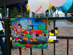 Orang Tua Harus Sadar Pentingnya Helm untuk Anak yang Dibonceng Motor