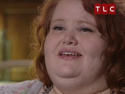 Saking Gemuknya, Wanita Ini Sampai Tak Sanggup Berdiri