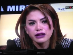 Curhat di TV, Nikita Mirzani Berurai Air Mata