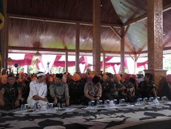 Sudah Bayar Pajak dan Bayar Zakat, Negeri Ini Masih Miskin