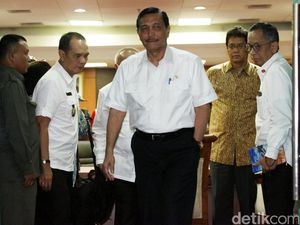 Luhut: Abu Bakar Baasyir Tak Dilarang Salat, Tapi Tak Dibenarkan Beri Tausiah