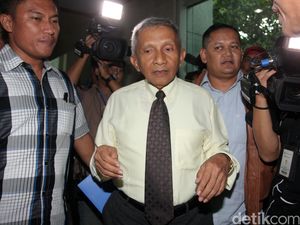 Siapa Menteri yang Terlalu Kuat, Pak Amien Rais?