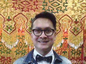 Denny Wirawan Bangga Batik Tampil di Paris