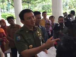 Ahok Soal Pegawai Toko Pakai Topi Santa: Orang Kristen juga Nggak Pakai, itu Tradisi