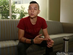 Susah Sinyal Jadi Film Komedi Tersulit untuk Ernest Prakasa