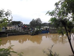 Dua Tanggul Jebol Imbas Hujan Deras di Lamongan