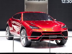 SUV Lamborghini Urus Ada Versi Hybrid