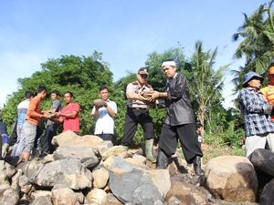 7 Manfaat Gotong Royong, Tujuan dan Contohnya di Kehidupan