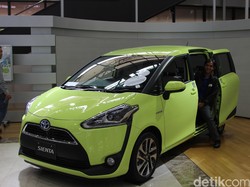 Auto2000: Kalau Mau Pesan Toyota Sienta Silakan