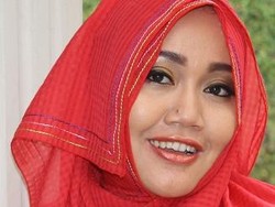 Berdayakan Wanita, Indari Mastuti Ajari Ibu Rumah Tangga Jadi Penulis