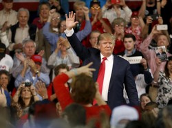 Donald Trump Dibanjiri Kritik Gara-gara Komentari Apple