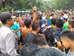 Warga Desa dan Suku Anak Dalam Bentrok, 1 Orang Tewas dan 10 Pondok Dibakar