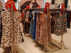 Dorothy Perkins Diskon Hingga 50%, T-shirt Mulai dari Rp 197 Ribu