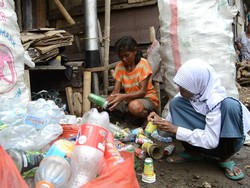 Salut ke Siswi SMA ini, Memulung demi Cita-cita Menjadi Akuntan