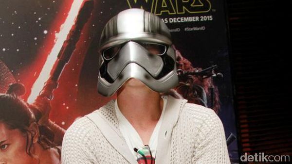 Princess Leia hingga Captain Phasma, Gaya Artis di Gala Premiere Star Wars
