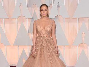 Jennifer Lopez Sering Menyamar Saat Belanja Baju Diskon