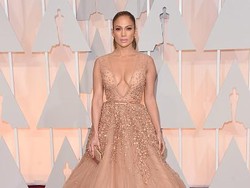 Jennifer Lopez Sering Menyamar Saat Belanja Baju Diskon