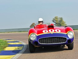 Mobil Balap Ferrari Terjual Senilai Rp 393,5 M!