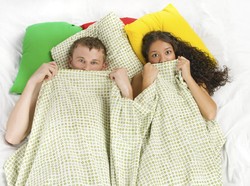 6 Hal Tidak Terduga Tapi Normal yang Bisa Dialami Wanita Saat Bercinta