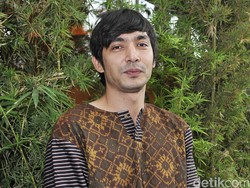 Gara-gara Film Sabtu Bersama Bapak, Abimana Makin Kangen Ayah