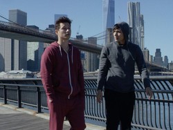 Puluhan Bule Terinspirasi Film Bulan Terbelah di Langit Amerika