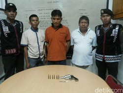 Pimpinan Ormas Kedapatan Bawa Pistol Rakitan Jelang Pleno KPUD Siak