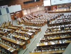 Selalu Ada Hantu Bangku Kosong di Paripurna DPR, Kapan Berakhir?