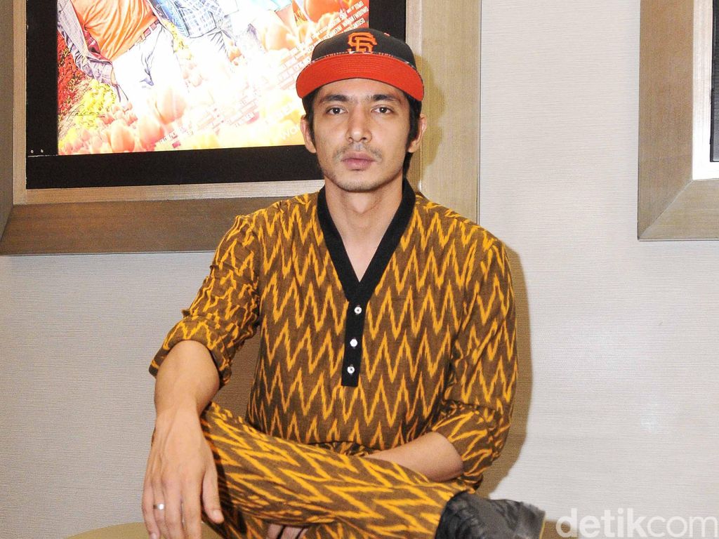 30 Tahun Akhirnya Bertemu Bapak Kandung, Abimana: Gue Mau Simpan Itu Sendiri 30 Tahun Akhirnya Bertemu Bapak Kandung, Abimana: Gue Mau Simpan Itu Sendiri