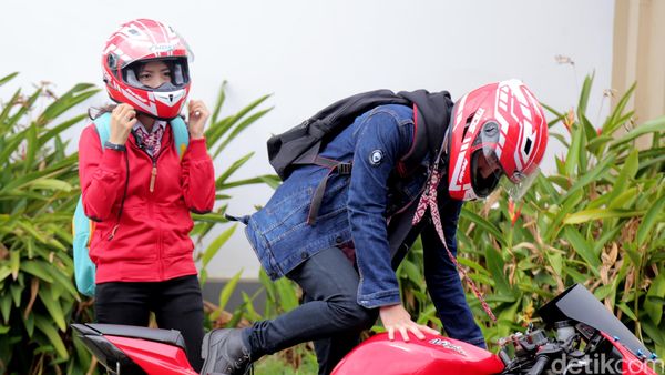 Brum! Asyiknya Natasha Wilona Dibonceng Stefan William Naik Moge