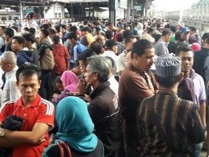 KCI Ingatkan Penumpang Jaga Jarak dalam Kereta: Perlu Kesadaran