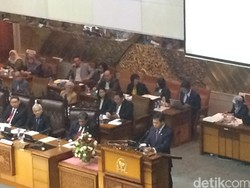 Ditanya Apakah Mengakui Kesalahan di Papa Minta Saham, Novanto Tersenyum