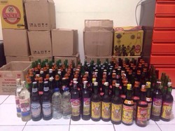 Ratusan Botol Miras ini Disita Polsek Ciledug dari Warung Jamu