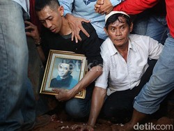 10 Berita Duka Dunia Hiburan Indonesia