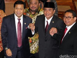 Saat Novanto dan Akom Berlomba Merebut Hati Jokowi