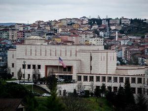 Bom Serang Konsulat AS di Pakistan, Dua Staf Lokal Tewas