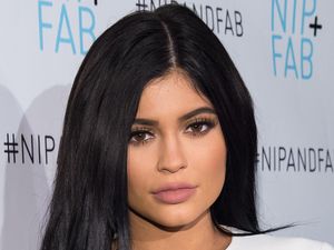Kylie Jenner Ingin Kembali Tampil dengan Bibir Aslinya yang Tipis?