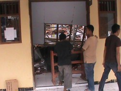 Ruang Gedung SD Roboh, Untungnya Murid dan Guru Selamat