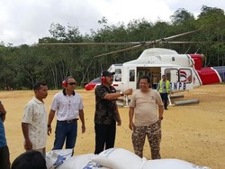 4 Desa Terisolir Akibat Longsor, BPBD Riau Kirim Bantuan Pakai Helikopter