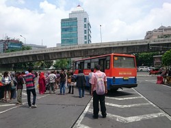 Metromini Hari Ini Ramai-ramai Mogok Beroperasi