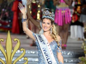 Duh! Miss World 2015 Berbohong Saat Pamer Bakat